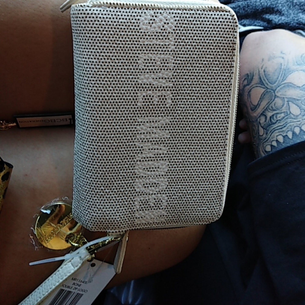 Wrist wallet